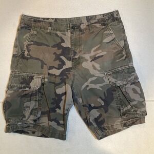 Old Navy Camouflage Cargo Shorts Mens Size 37 Green Pockets Baggy Camo Y2K‎
